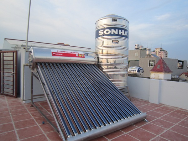 Cách mua máy nước nóng năng lượng mặt trời đúng giá, vừa túi tiền (P.2)